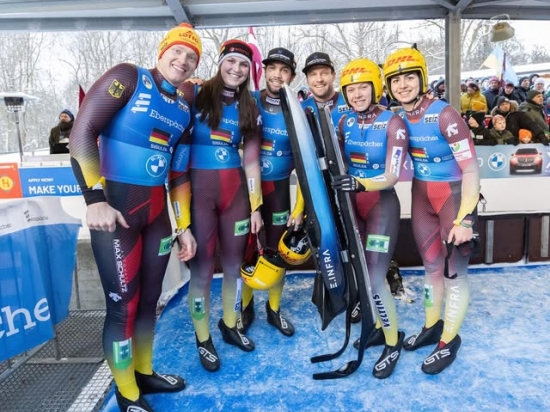 RENNRODELN +++ WELTCUPSIEG FÜR TEAM-STAFFEL