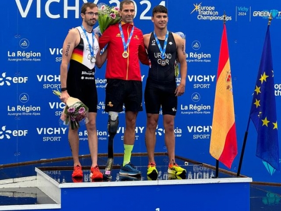 PARA-TRIATHLON +++  MAX GELHAAR MIT EM-SILBER